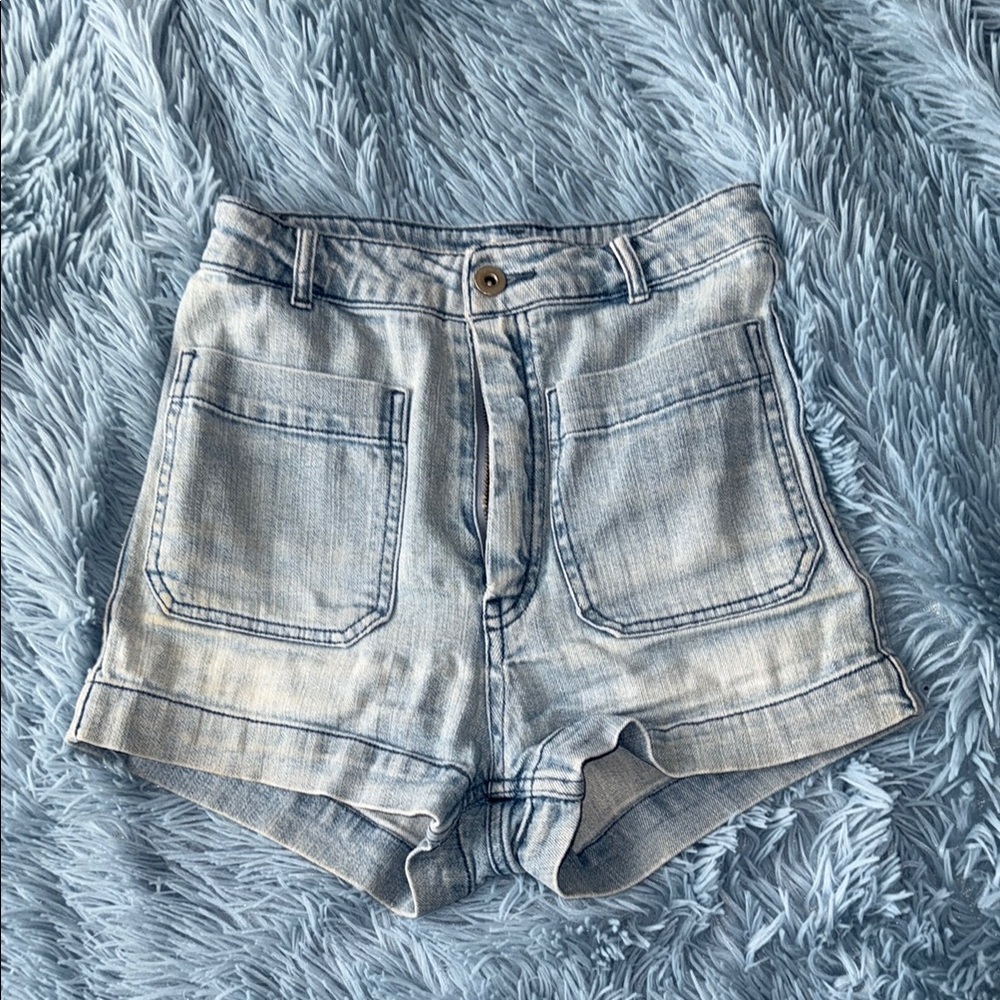 💙 H&M Size 2 Denim High-Waisted Women Shorts